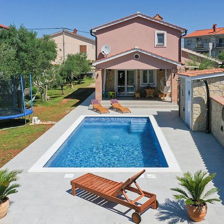 Gabonjin Vacation House Ulika מראה חיצוני תמונה