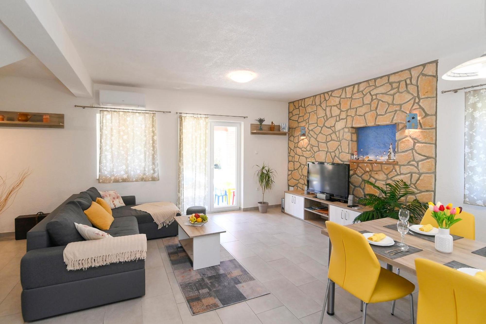Gabonjin Vacation House Ulika מראה חיצוני תמונה