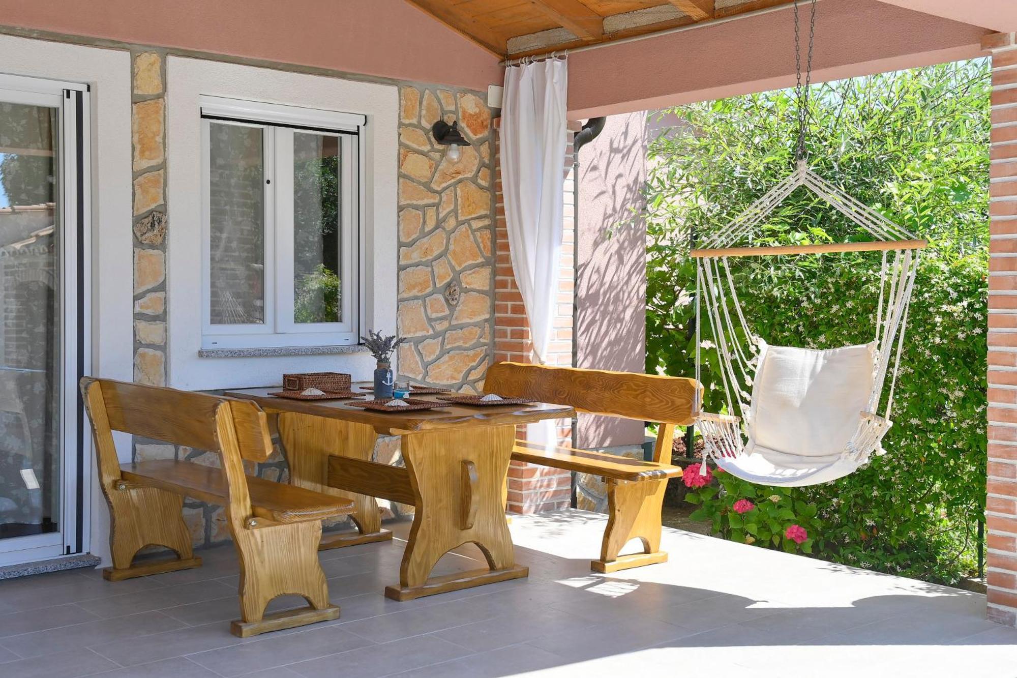 Gabonjin Vacation House Ulika מראה חיצוני תמונה