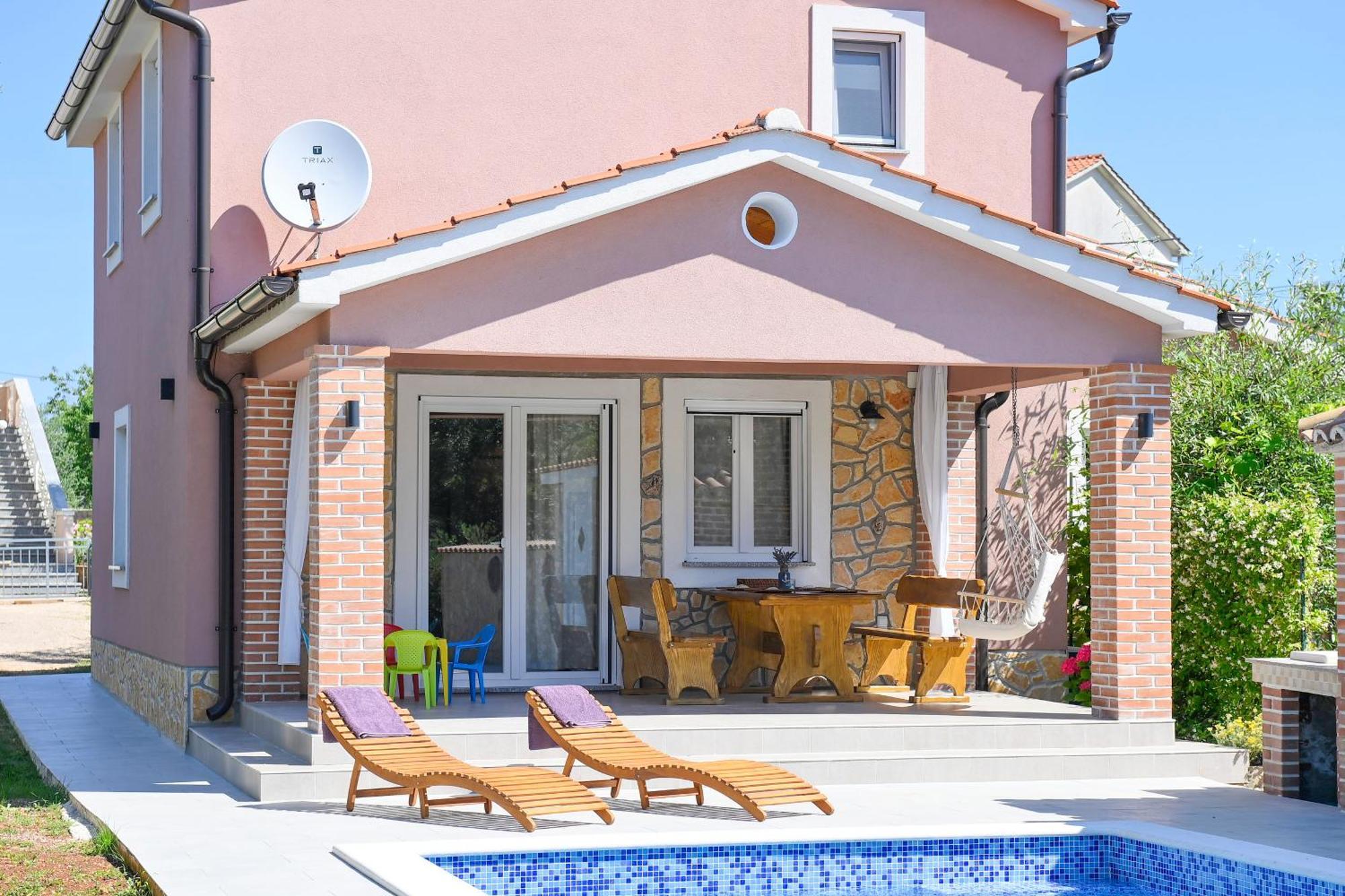 Gabonjin Vacation House Ulika מראה חיצוני תמונה