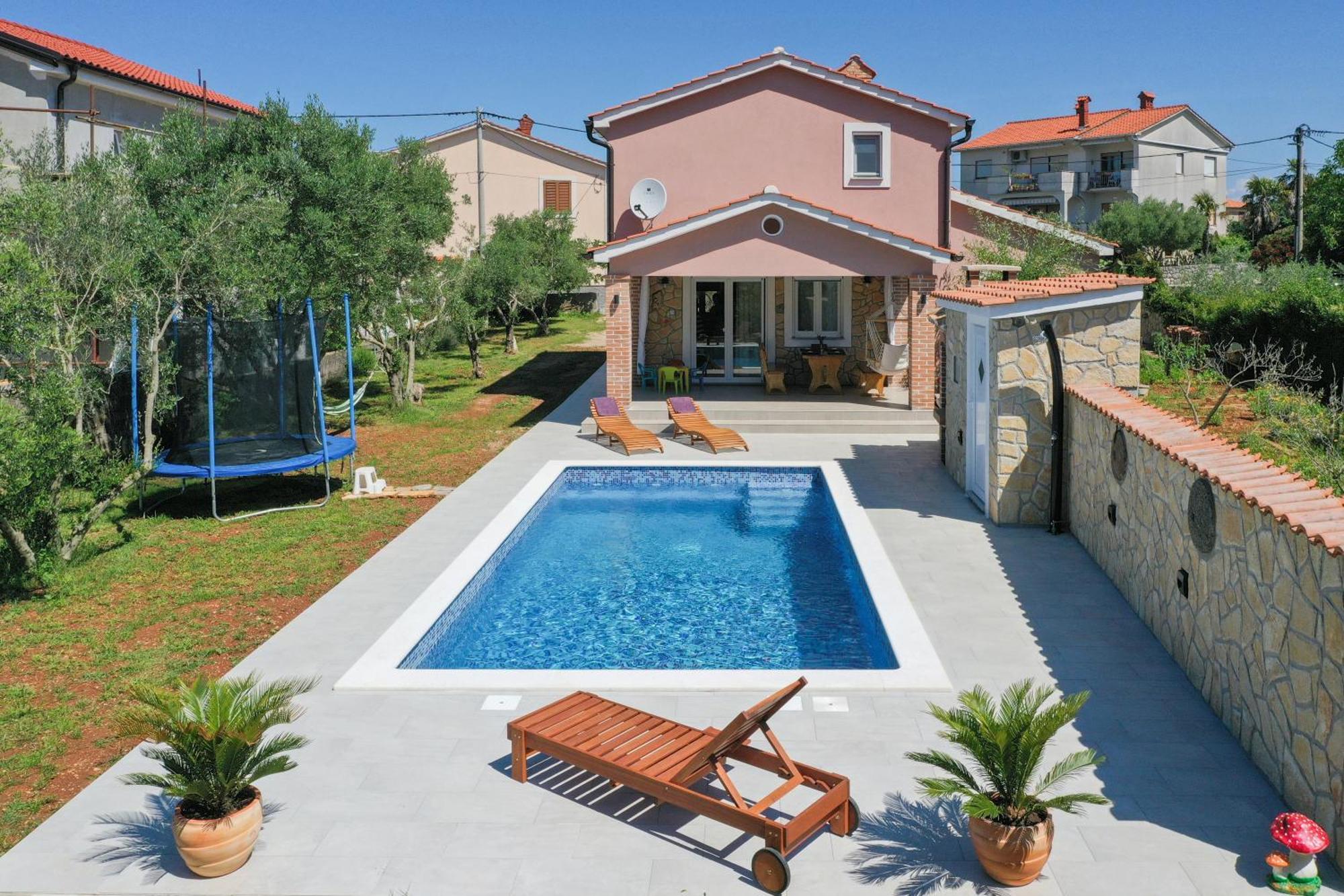 Gabonjin Vacation House Ulika מראה חיצוני תמונה