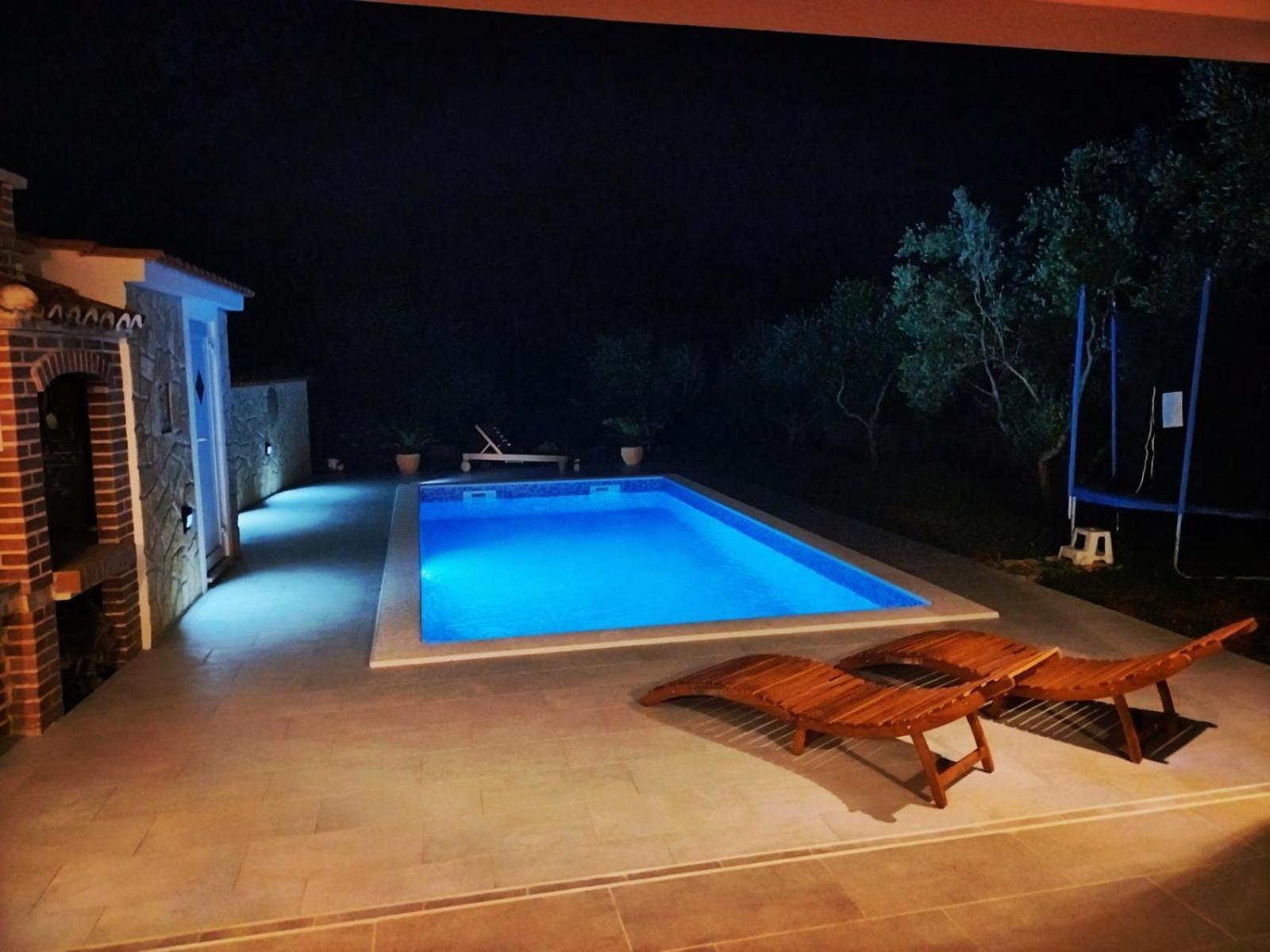 Gabonjin Vacation House Ulika מראה חיצוני תמונה