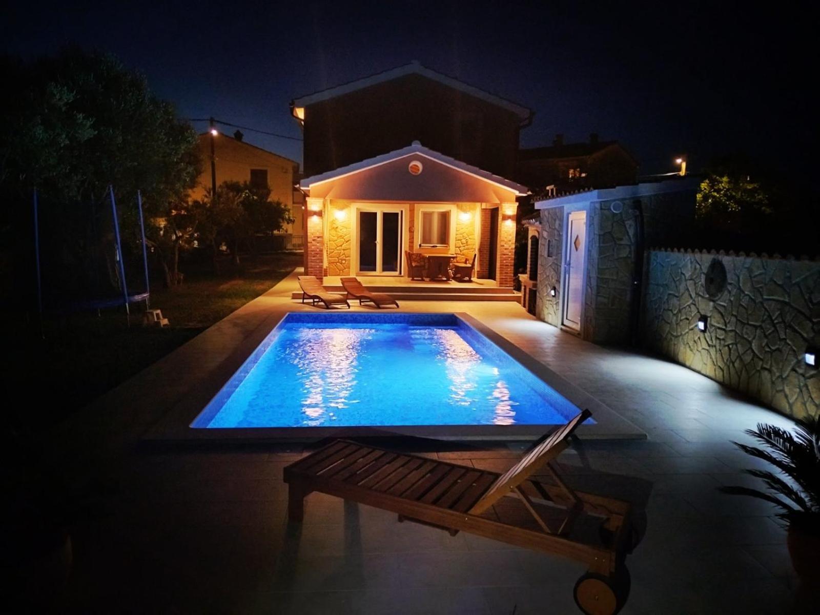 Gabonjin Vacation House Ulika מראה חיצוני תמונה