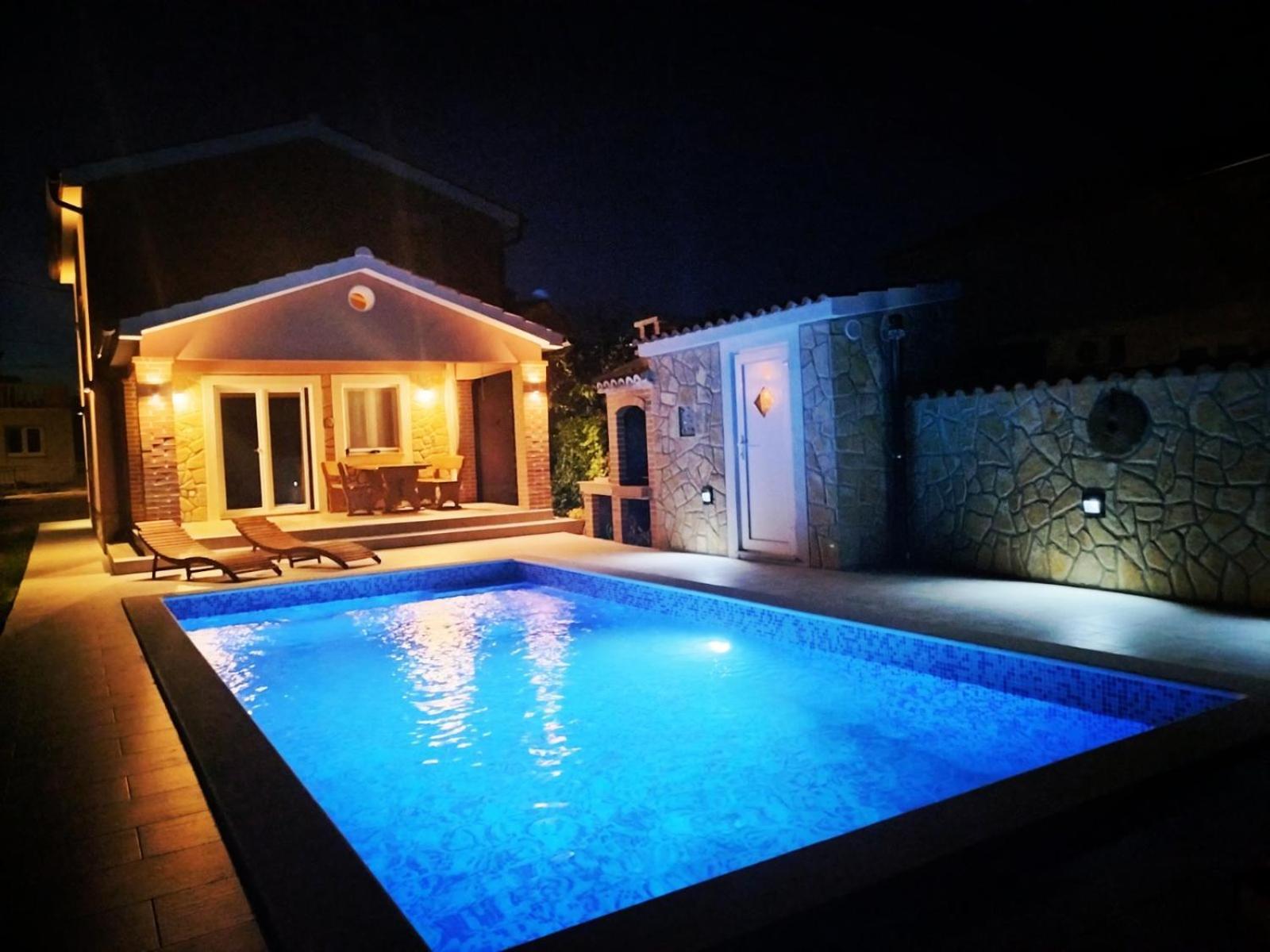 Gabonjin Vacation House Ulika מראה חיצוני תמונה